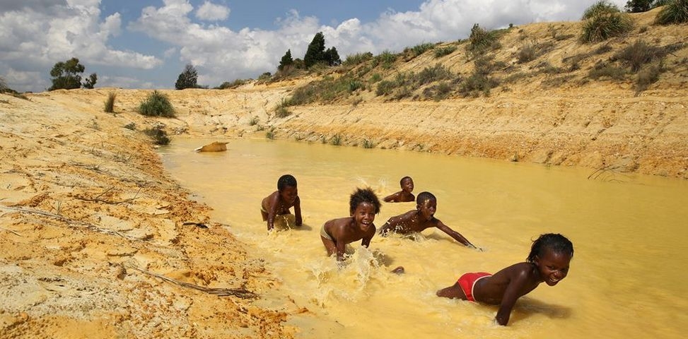 WHO tests hair to probe uranium from Joburg gold mine